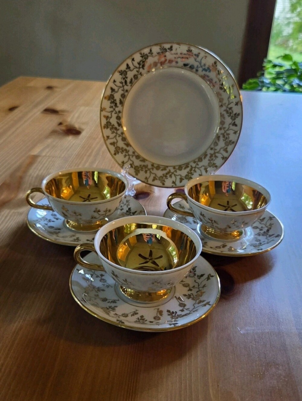 Vintage Hutschenreuther Selb Bavaria Dresden Gold Gilt Demitasse Trio Sets Set 3